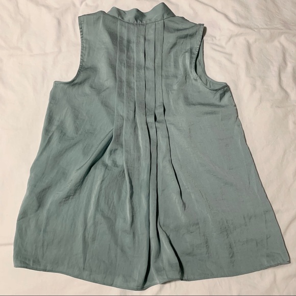 NWT! Banana Republic Sleeveless Tie-Collar Top - Picture 8 of 10